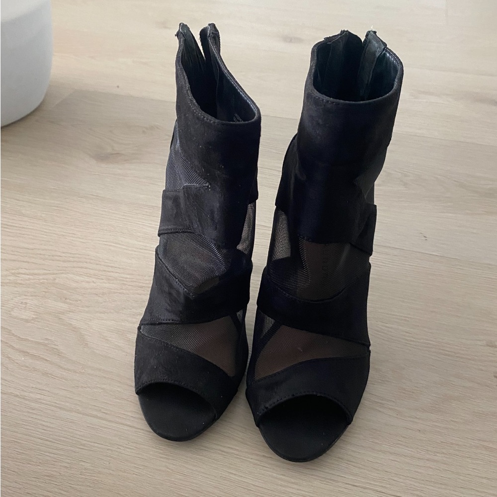 Mesh Stiletto